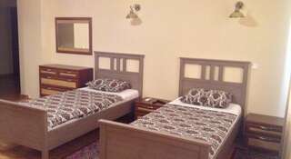 Гостиница Гостевой Дом «На Параллельной» Сочи Улучшенный двухместный номер с 2 отдельными кроватями-4
